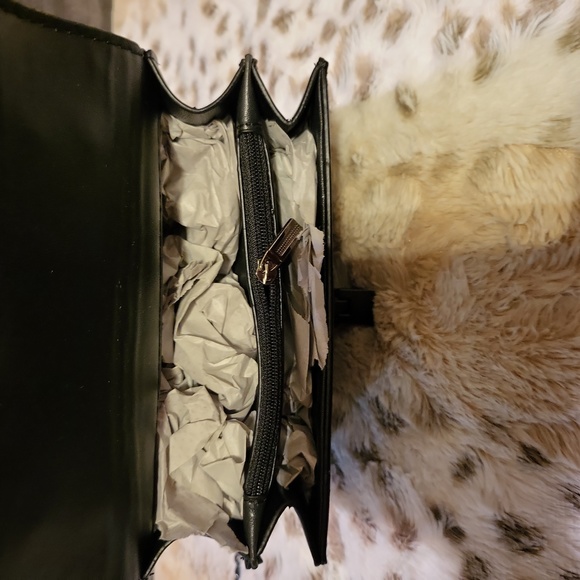 Fashion Handbag Black Vegan Leather Crossbody NWOT - Picture 7 of 8